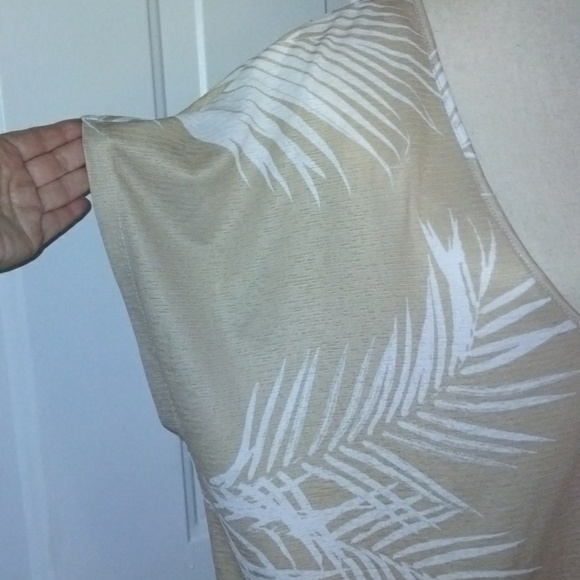 NWOT Chico's Top Size 2 - Picture 2 of 6